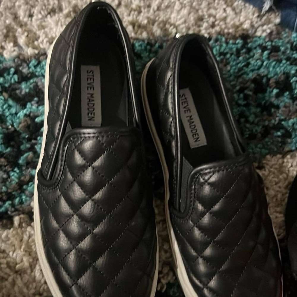Steve Madden Black Quilted Flats